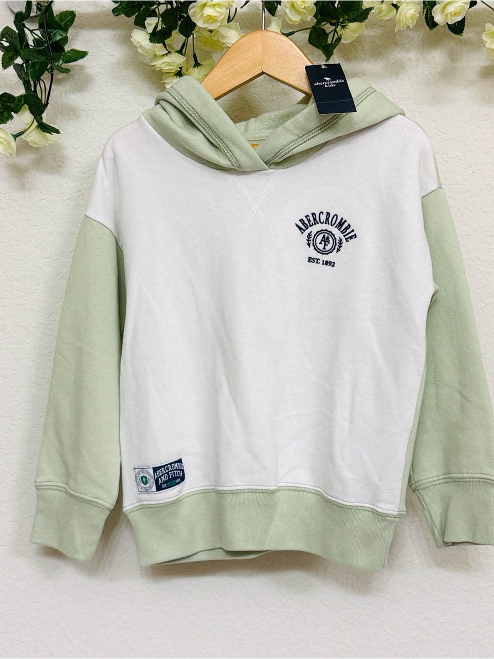 Abercrombie Kids • NWT Girls Colorblock Logo Hoodie Sage White Size 5/6